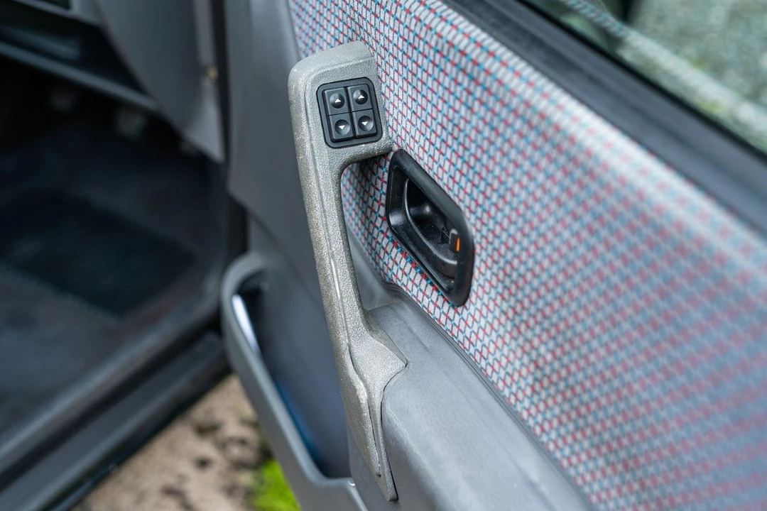 1989 Ford Escort - Image 29 of 30