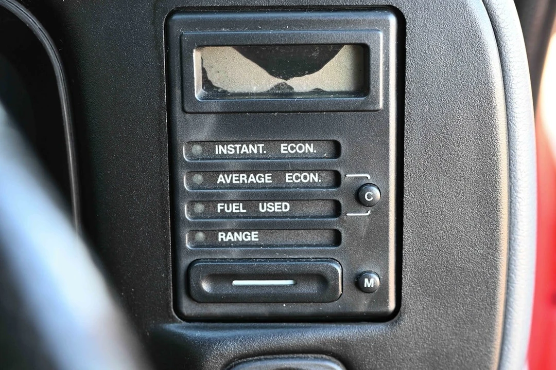 1989 Ford Escort - Image 28 of 30