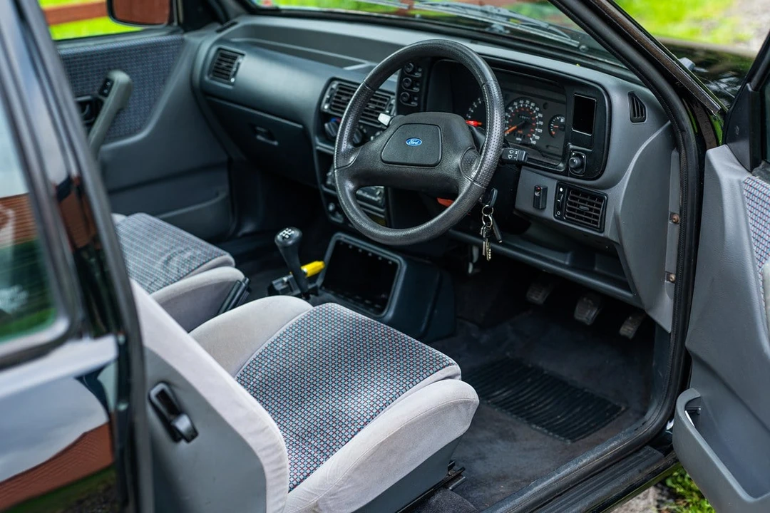1989 Ford Escort - Image 16 of 30