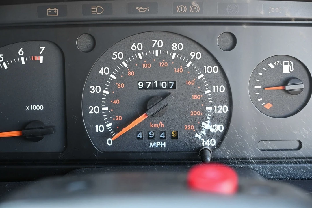 1989 Ford Escort - Image 25 of 30