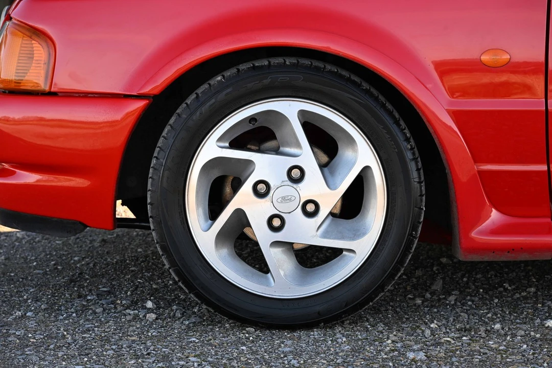 1989 Ford Escort - Image 18 of 30