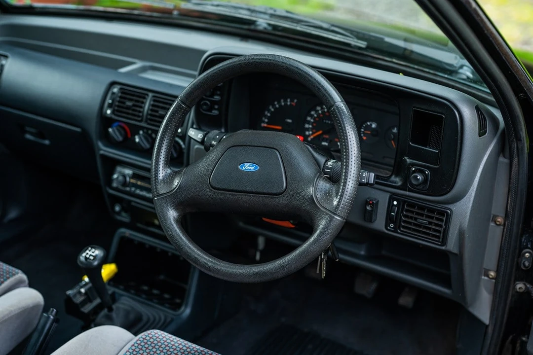 1989 Ford Escort - Image 23 of 30