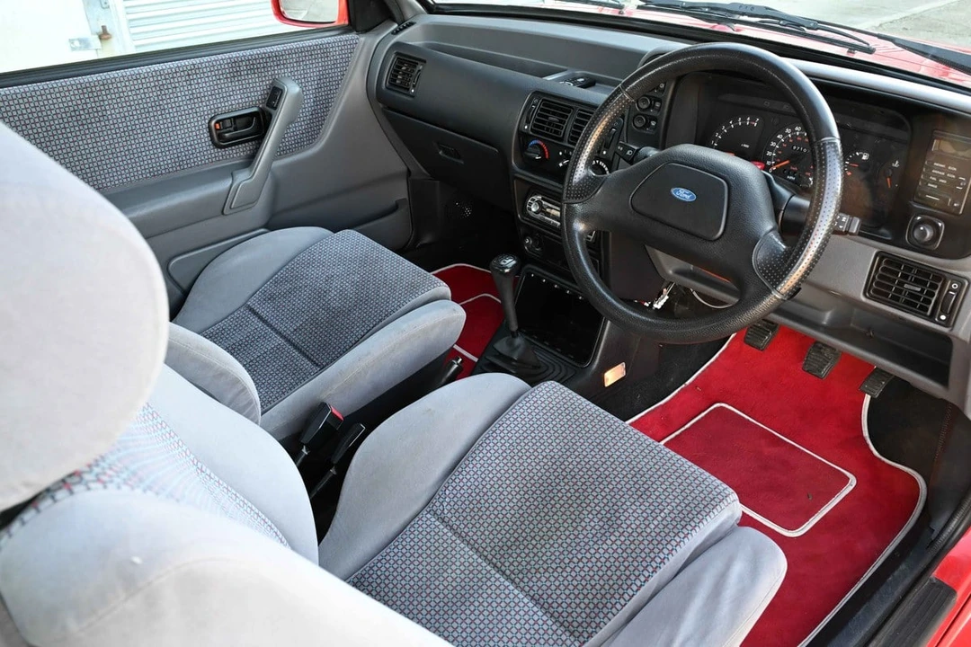 1989 Ford Escort - Image 23 of 30
