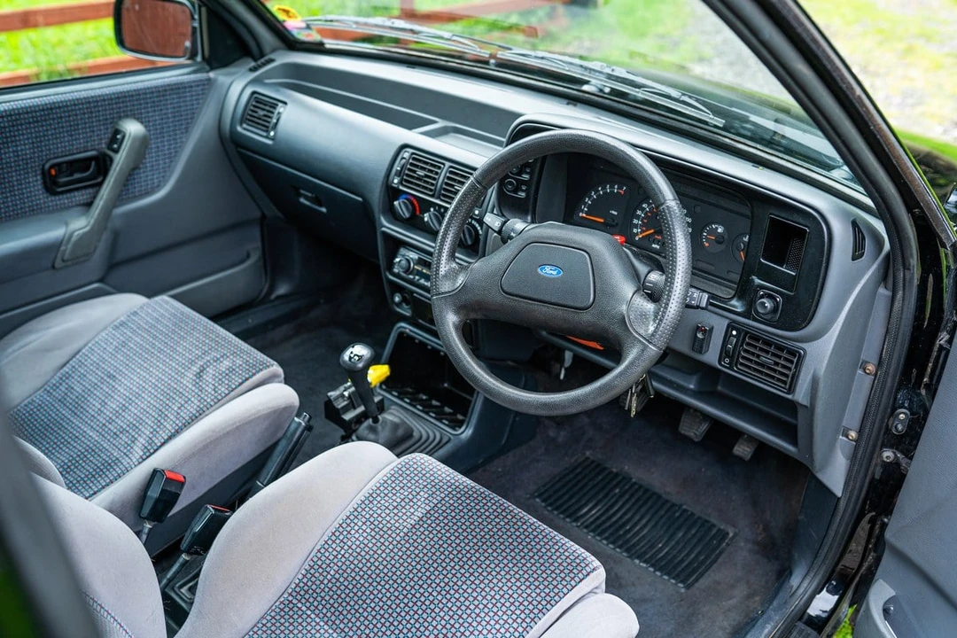 1989 Ford Escort - Image 24 of 30