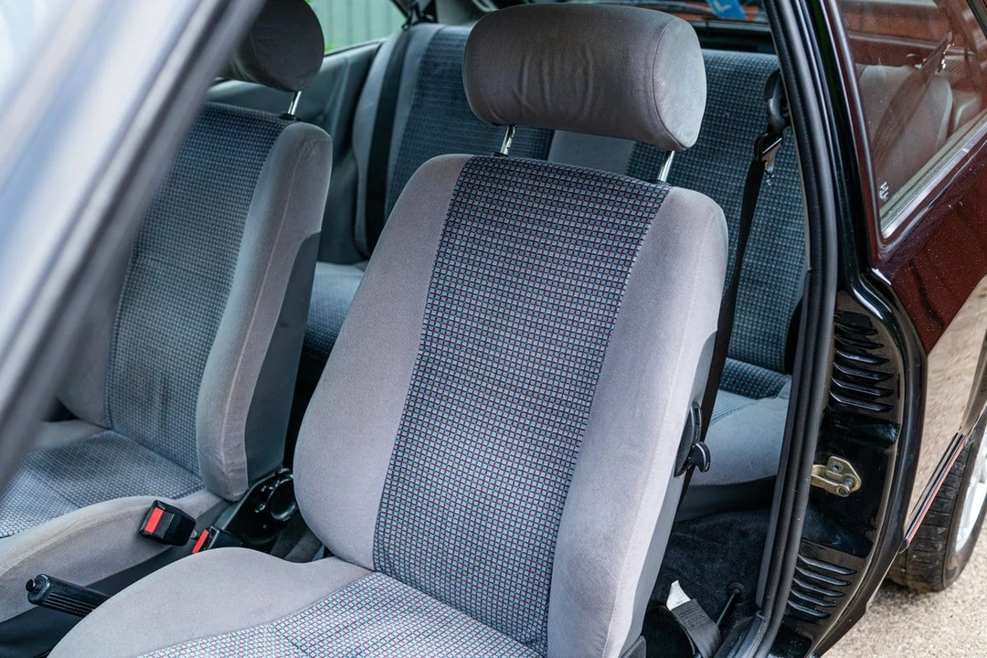 1989 Ford Escort - Image 27 of 30