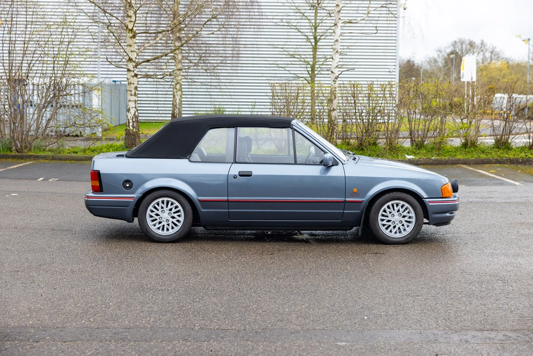 1989 Ford Escort - Image 12 of 31