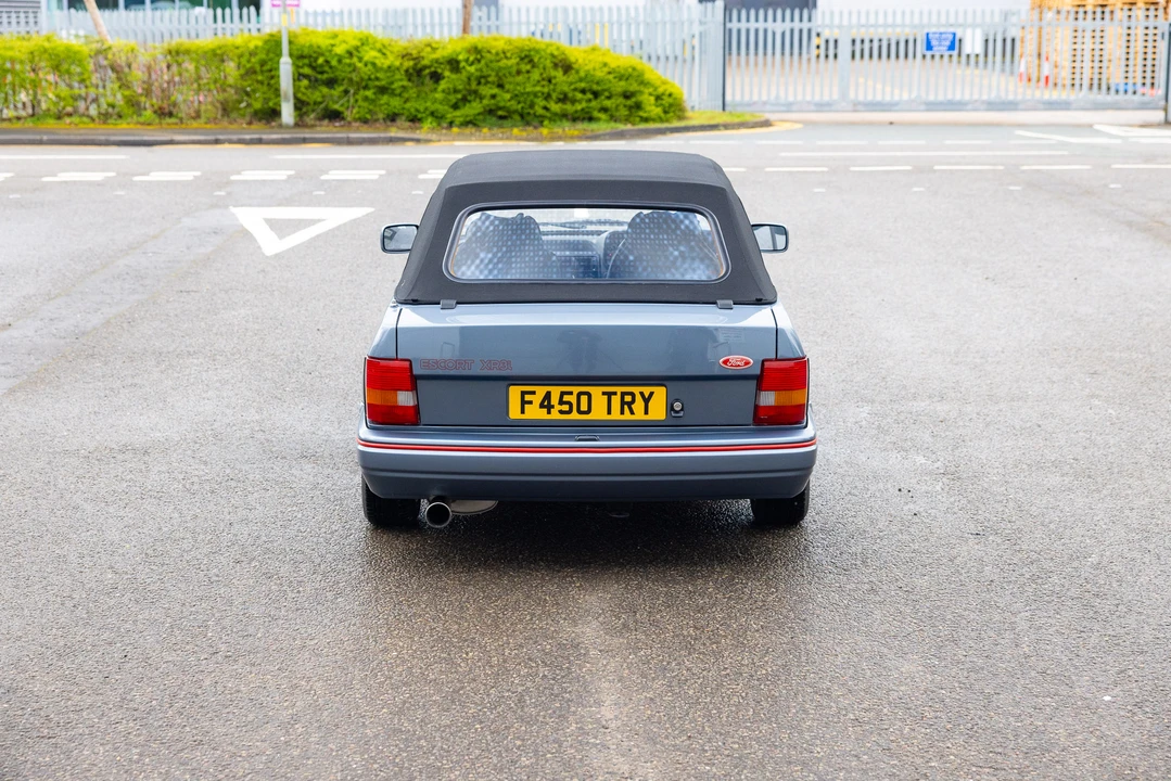 1989 Ford Escort - Image 14 of 31