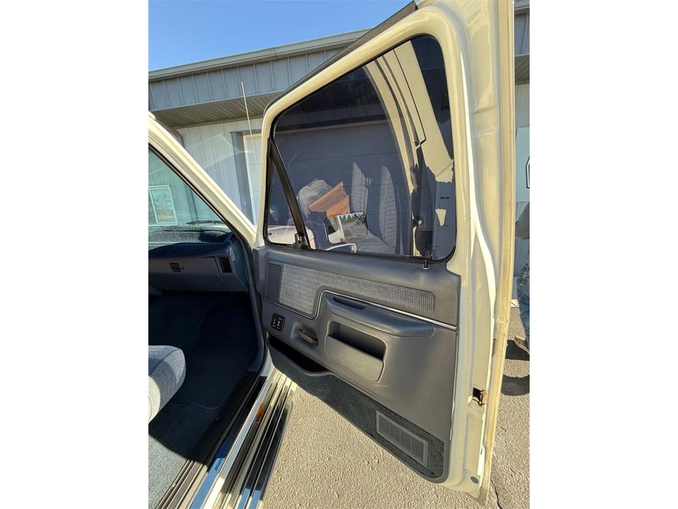 1989 Ford F-Series 8th Gen - Image 17 of 28