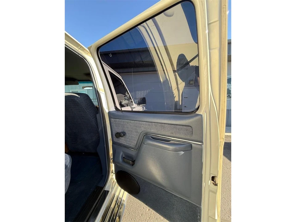 1989 Ford F-Series 8th Gen - Image 16 of 28