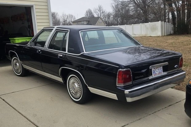 1989 Ford LTD - Image 2 of 7