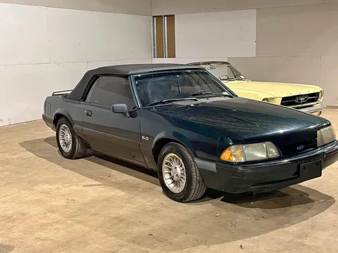 1989 Ford Mustang LX Convertible 2D