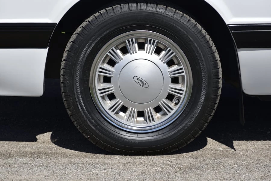 1989 Ford Mustang 3rd Gen - Image 9 of 30