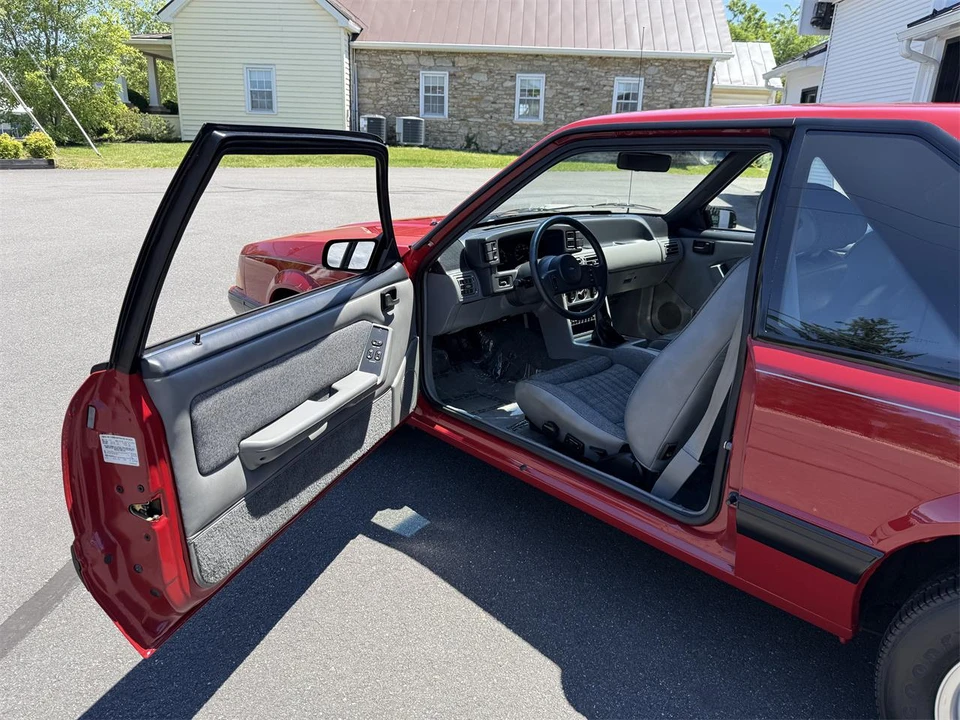 1989 Ford Mustang 3rd Gen - Image 19 of 31