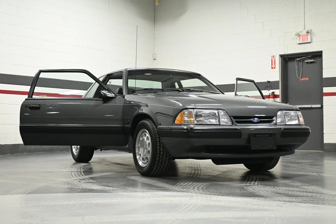 1989 Ford Mustang 3rd Gen - Image 16 of 31