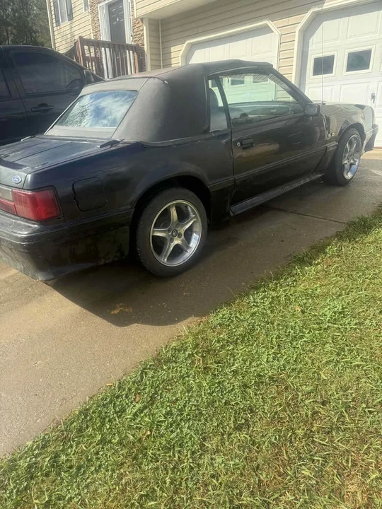 1989 Ford Mustang 3rd Gen - Image 2 of 4