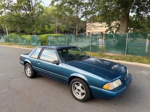 1989 Ford Mustang LX Coupe 2D