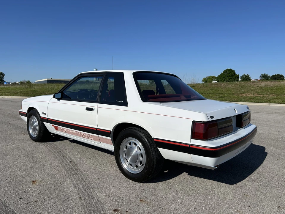 1989 Ford Mustang 3rd Gen - Image 5 of 31