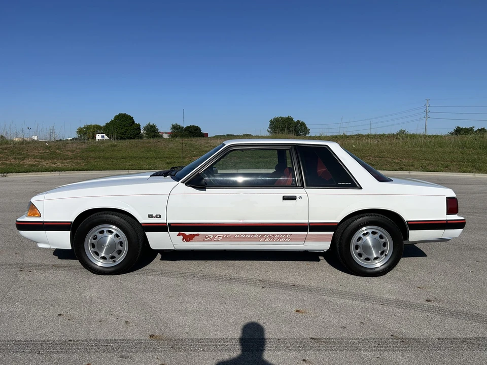 1989 Ford Mustang 3rd Gen - Image 4 of 31
