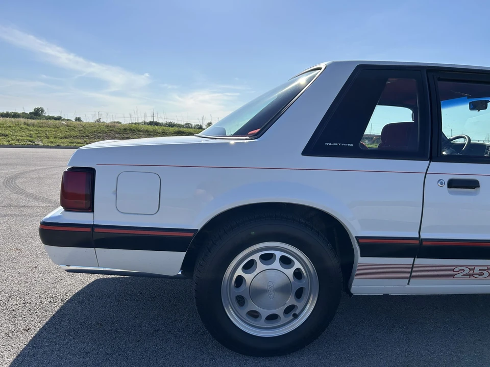 1989 Ford Mustang 3rd Gen - Image 27 of 31
