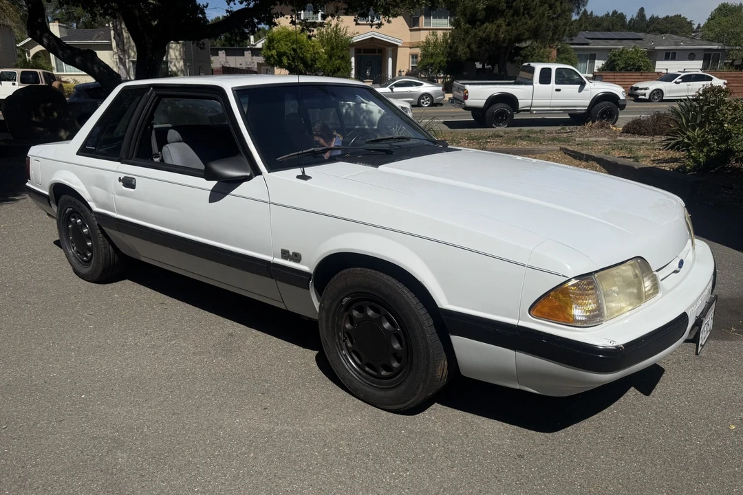 1989 Ford Mustang 3rd Gen - Image 3 of 8