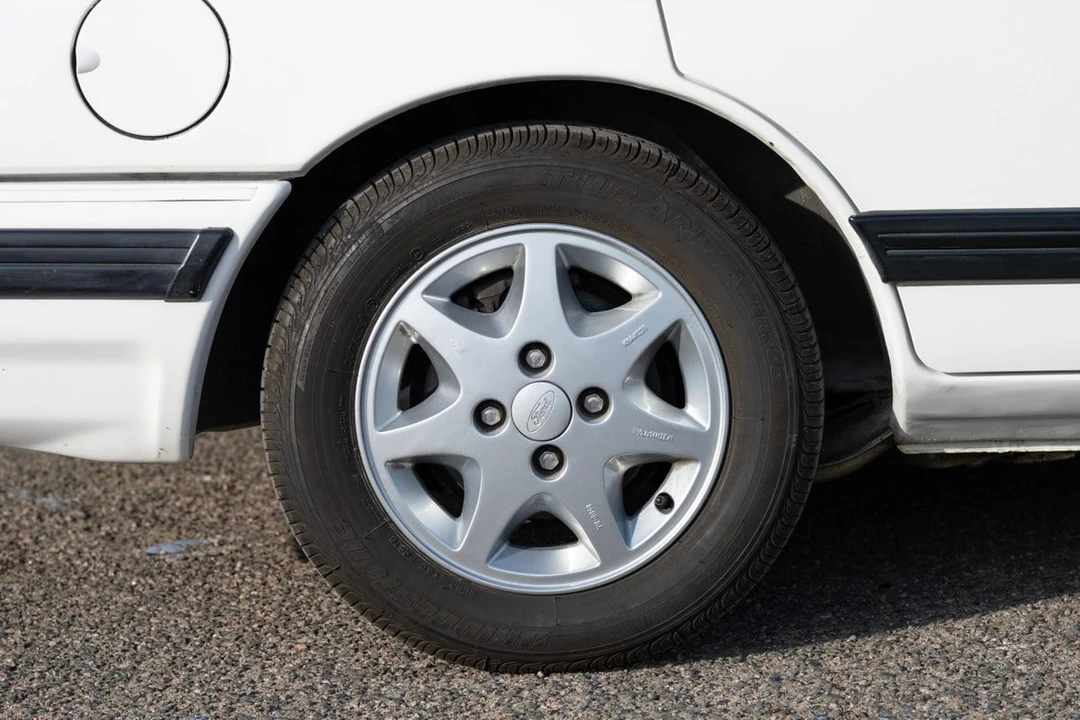 1989 Ford Sierra 2nd Gen - Image 16 of 30