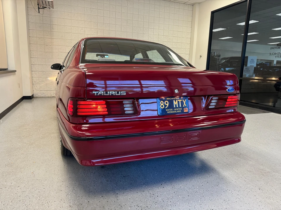 1989 Ford Taurus SHO 1st Gen - Image 13 of 31