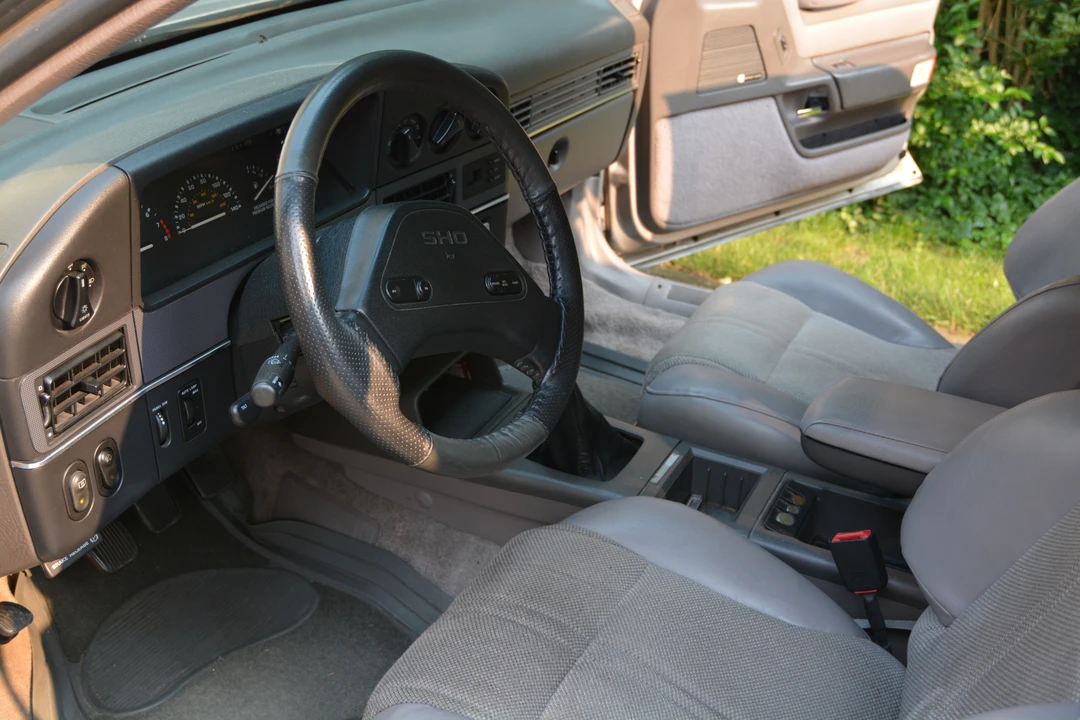 1989 Ford Taurus SHO 1st Gen - Image 14 of 31