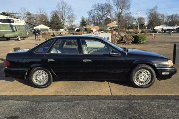1989 Ford Taurus SHO 1st Gen - Image 3 of 7