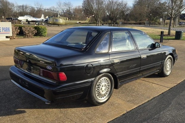 1989 Ford Taurus SHO 1st Gen - Image 2 of 7