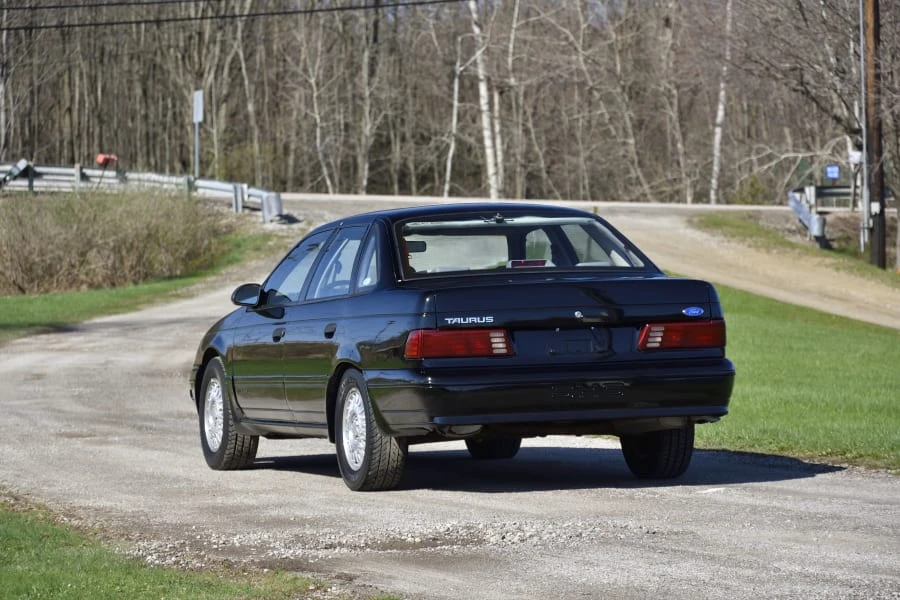 1989 Ford Taurus SHO 1st Gen - Image 16 of 31