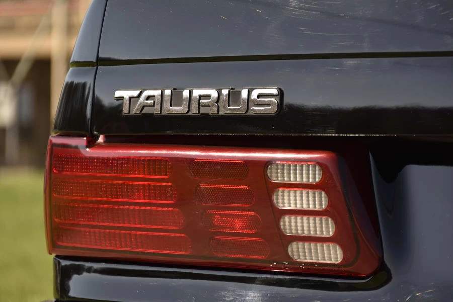 1989 Ford Taurus SHO 1st Gen - Image 9 of 31