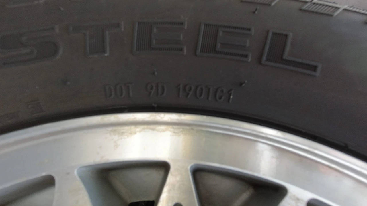 1989 Ford Taurus SHO 1st Gen - Image 23 of 31
