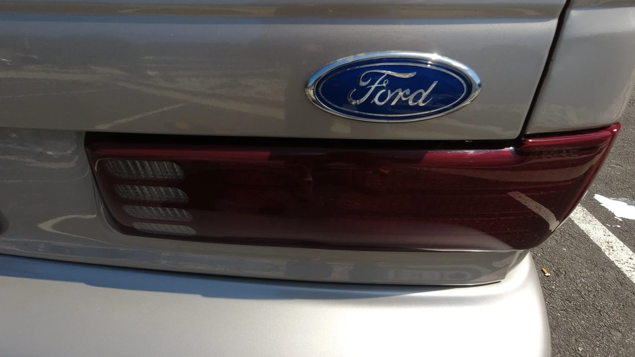 1989 Ford Taurus SHO 1st Gen - Image 16 of 31