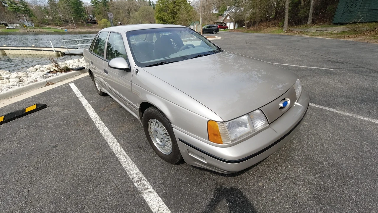 1989 Ford Taurus SHO 1st Gen - Image 2 of 31