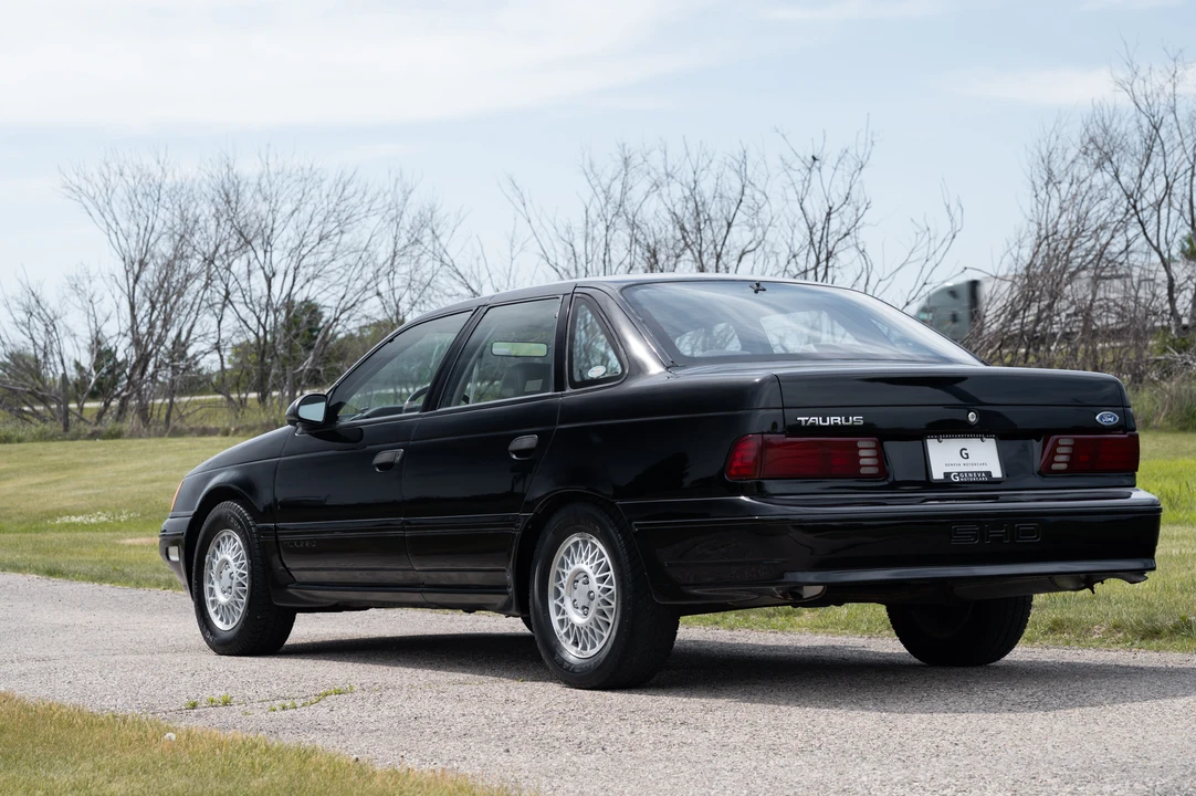 1989 Ford Taurus SHO 1st Gen - Image 8 of 31