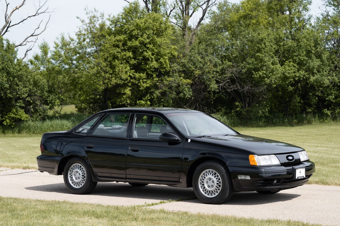1989 Ford Taurus SHO 1st Gen - Image 15 of 31