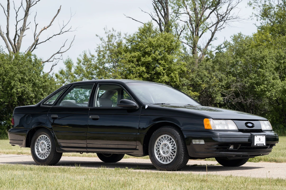 1989 Ford Taurus SHO 1st Gen - Image 16 of 31