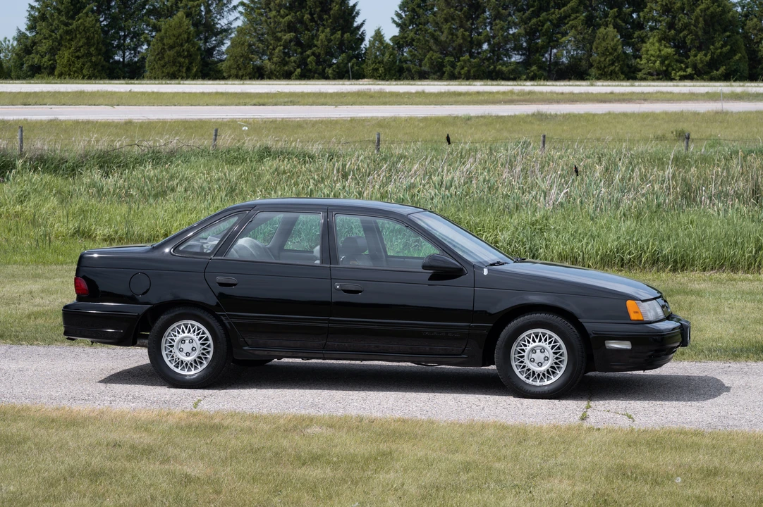 1989 Ford Taurus SHO 1st Gen - Image 14 of 31