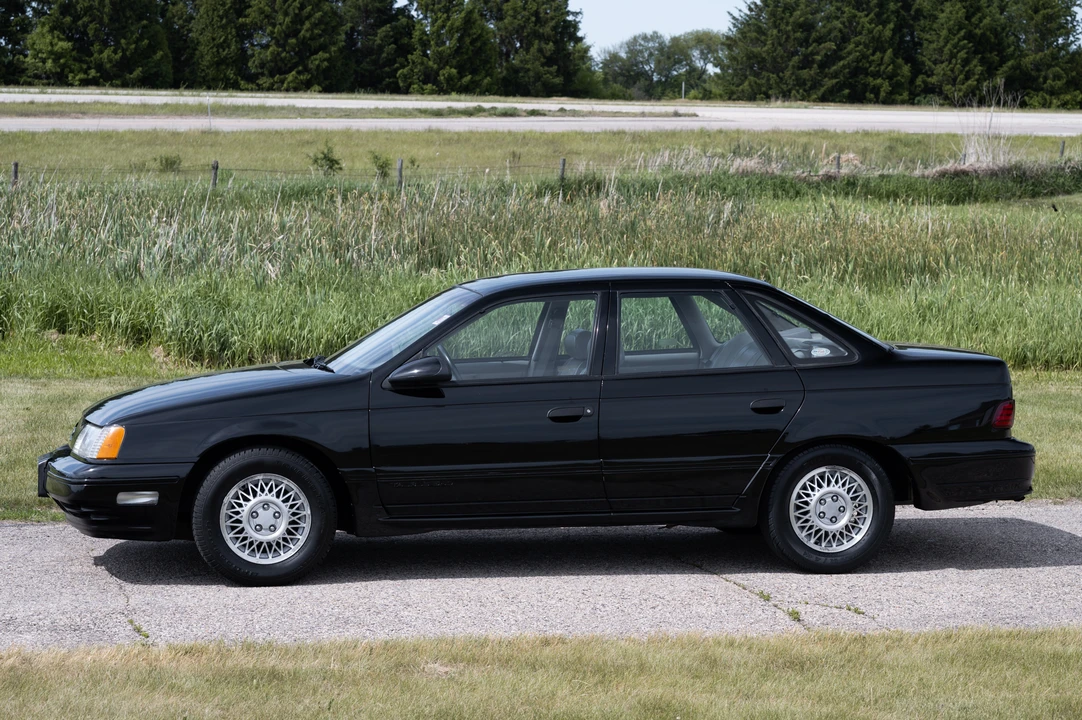 1989 Ford Taurus SHO 1st Gen - Image 4 of 31