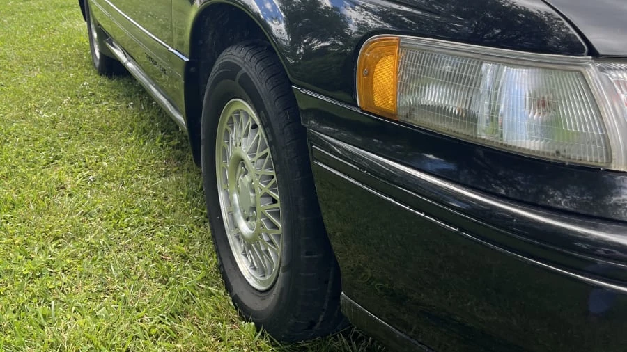 1989 Ford Taurus SHO 1st Gen - Image 5 of 24