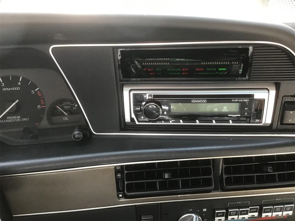 1989 Ford Thunderbird 10th Gen - Image 4 of 8