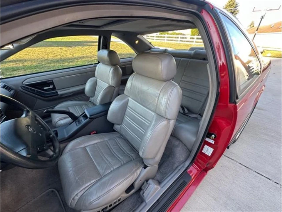 1989 Ford Thunderbird 10th Gen - Image 17 of 25