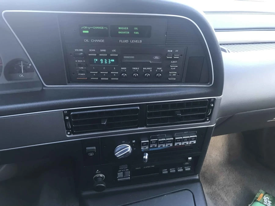 1989 Ford Thunderbird 10th Gen - Image 8 of 11