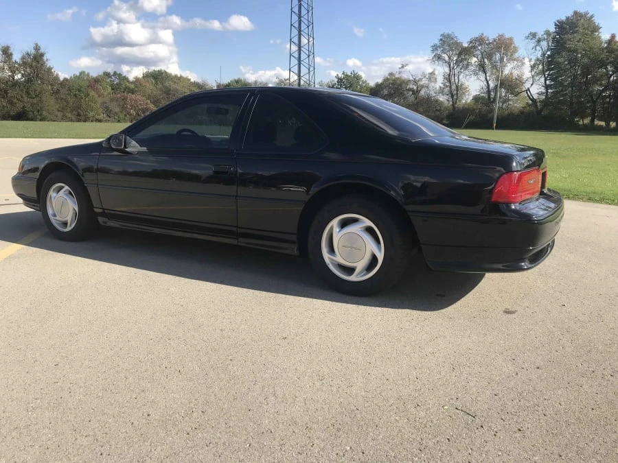 1989 Ford Thunderbird 10th Gen - Image 2 of 11