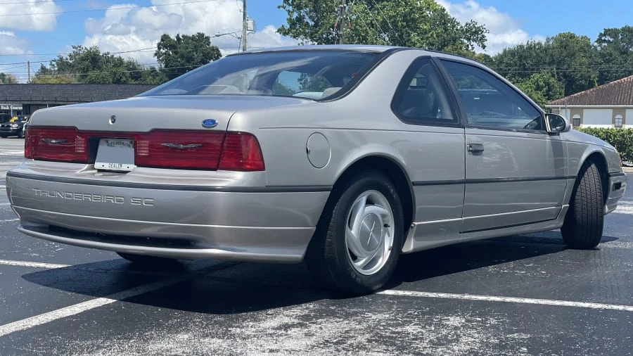 1989 Ford Thunderbird 10th Gen - Image 8 of 11