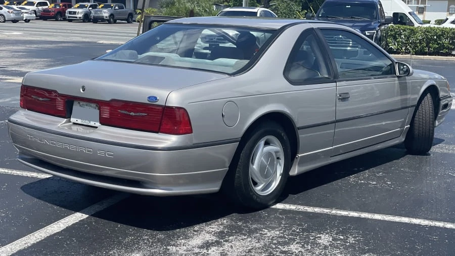 1989 Ford Thunderbird 10th Gen - Image 3 of 11