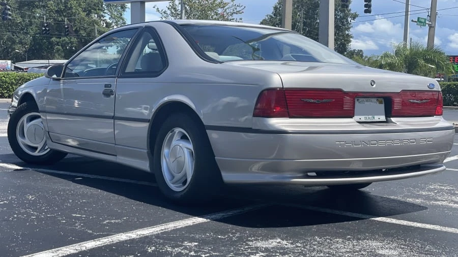 1989 Ford Thunderbird 10th Gen - Image 6 of 11