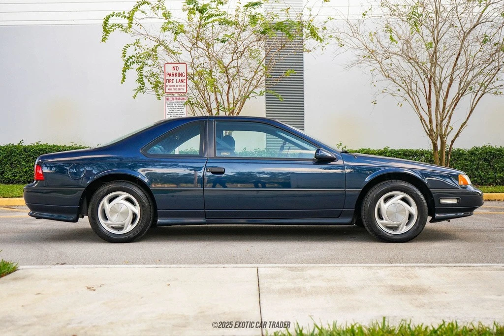 1989 Ford Thunderbird 10th Gen - Image 9 of 12
