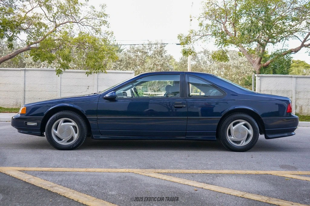 1989 Ford Thunderbird 10th Gen - Image 3 of 12