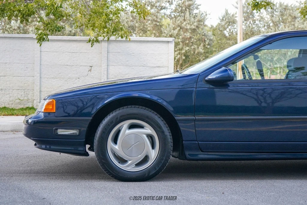 1989 Ford Thunderbird 10th Gen - Image 4 of 12